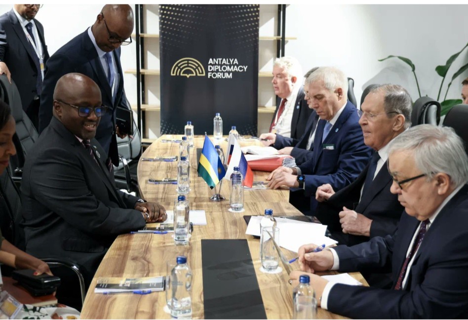 Minisiteri y’Ububanyi n’Amahanga y’Uburusiya n’iy’u Rwanda mu kuzamura umubano
